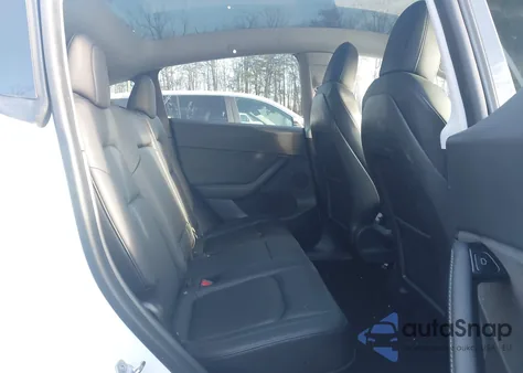 2021 Tesla Model Y Long Range Dual Motor All-Wheel Drive z USA, uszkodzony, nr VIN 5YJYGDEE1MF095069